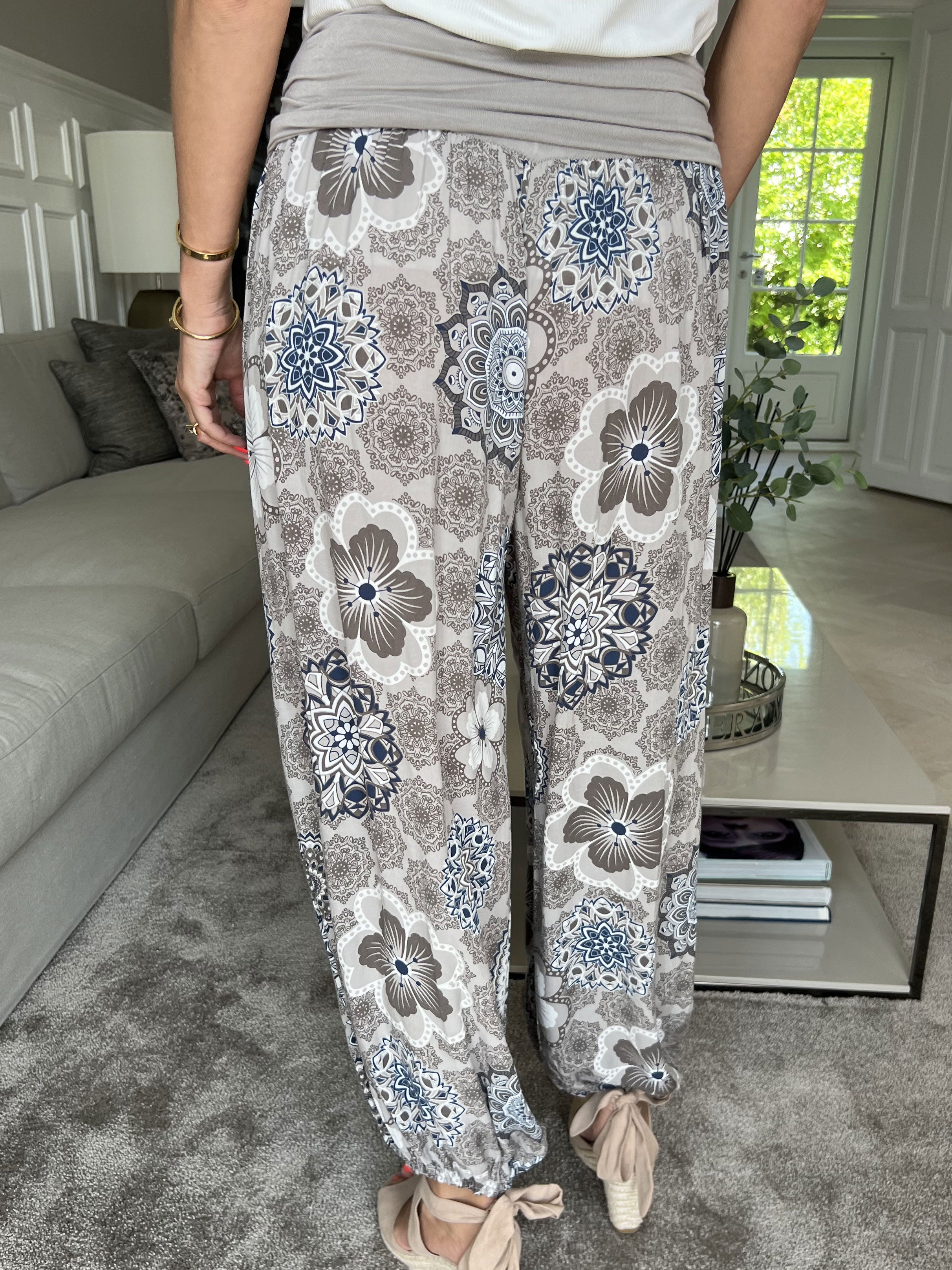 Vibe Pattern - Lette og løse bukser med elastikkant i livet